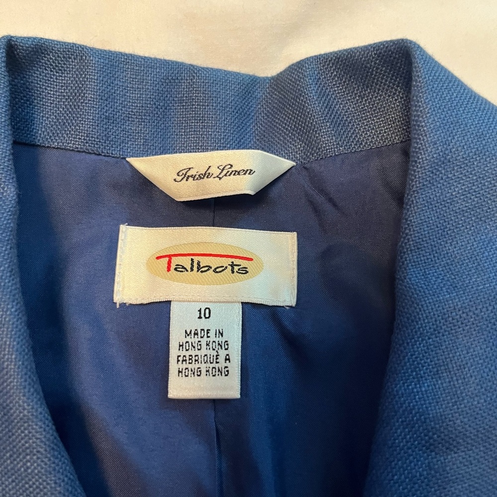 Short, pretty blue jacket with short sleeves